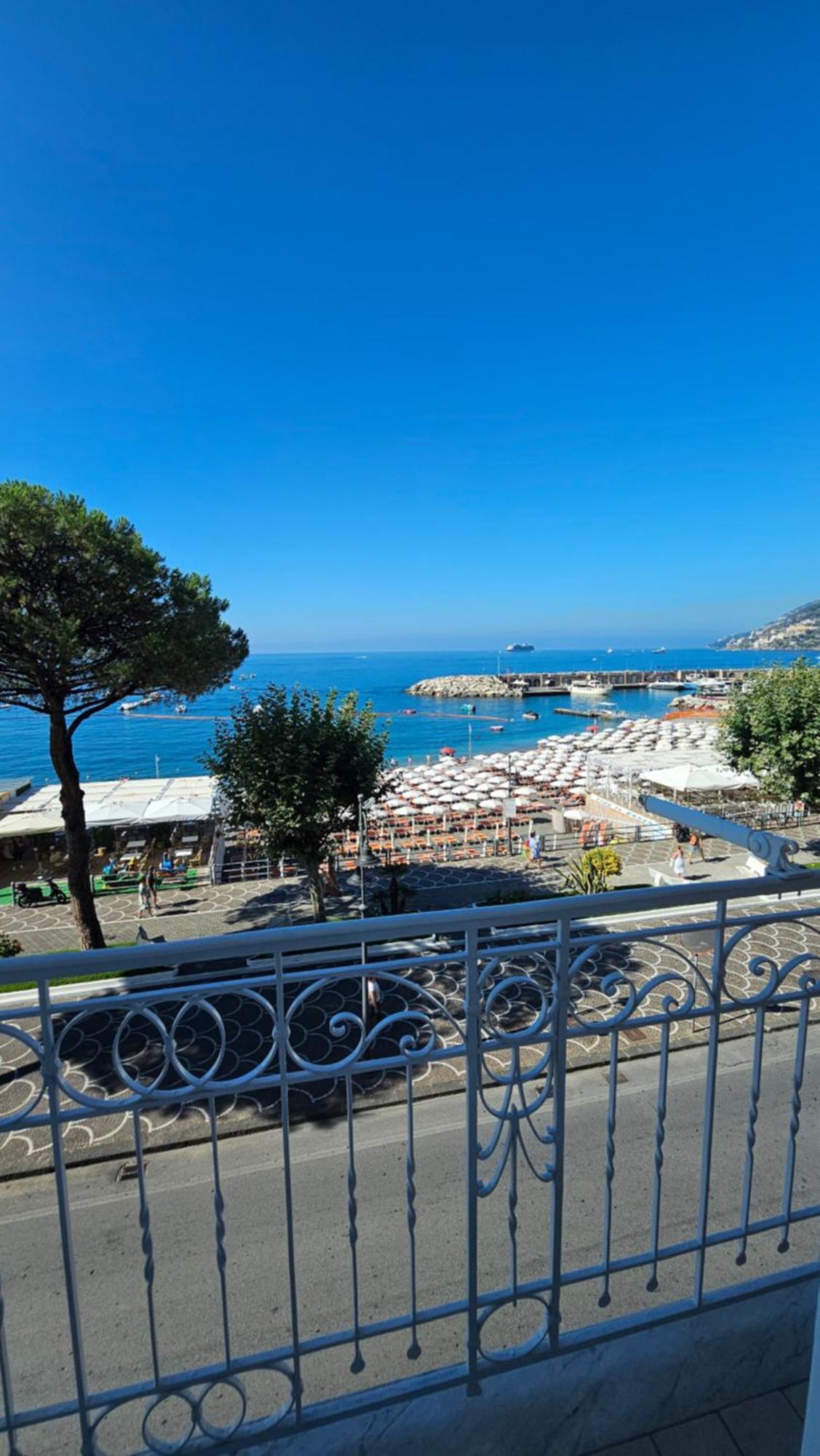 Galene - Beachfront In Costa D'Amalfi マイオーリ エクステリア 写真