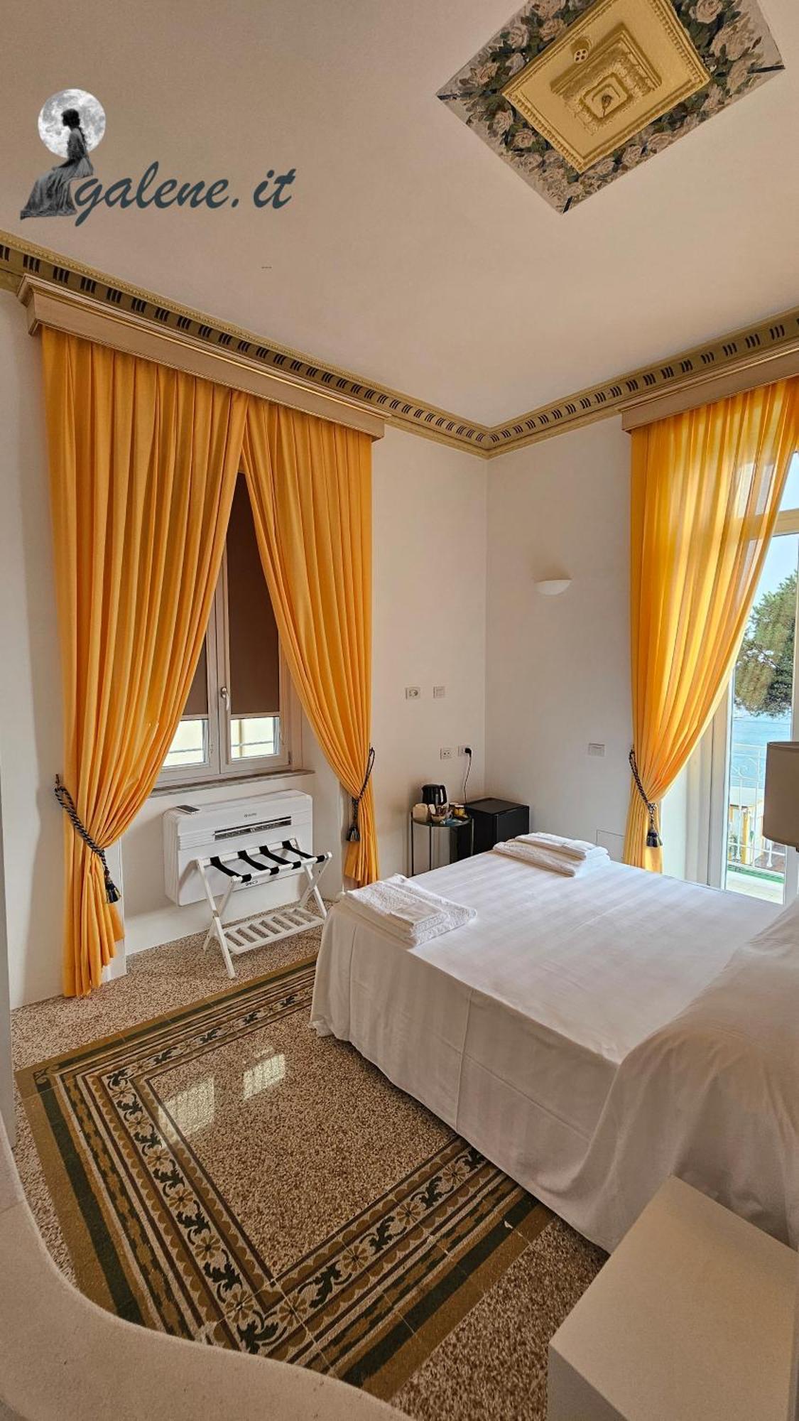 Galene - Beachfront In Costa D'Amalfi マイオーリ エクステリア 写真